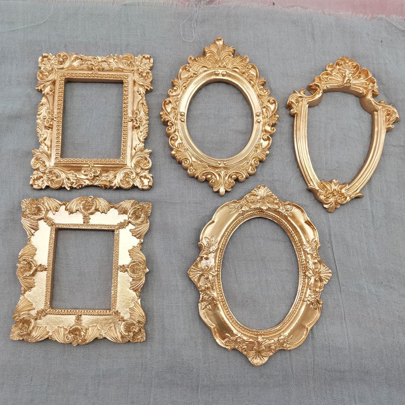 Bamboo Photo Frame - ミニサイズのゴールドの小さなフォトフレーム。写真撮影用小道具。レトロなヨーロピアンスタイルのフォトフレーム。エンボス加工のネイルアートやイヤリングの撮影用小道具。